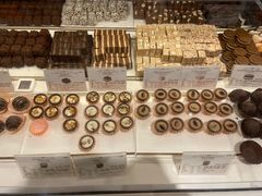 -VENCHI 闻绮(北京国贸商城店)