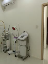 -苗方清颜专业祛痘·皮肤管理