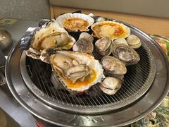 -围炉肉舍•炭烤活鳗•丹东海鲜烤肉(步行街店)