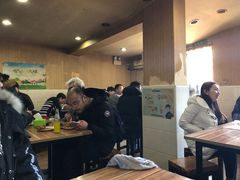 大堂-宝瑞门钉肉饼店
