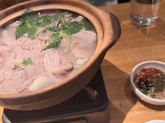 腾越牛肉锅-一坐一忘云南菜(北京skp店)