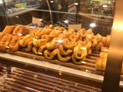 -昆明冠生园·蛋糕·面包(朗悦湾店)