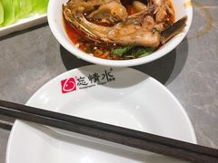 -忘情水鱼头·鲜鱼火锅(滨江中路店)