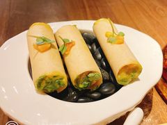 三文鱼牛油果卷-Magnet磁食(愚园路店)