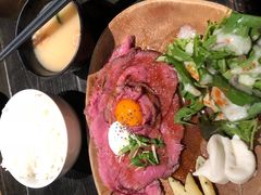 生鸡蛋牛肉丼-Red Rock(原宿店)