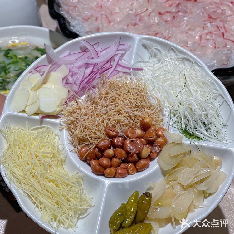 在广州!!吃到终身难忘的顺德鱼生。。。