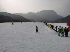 -济南卧虎山滑雪场