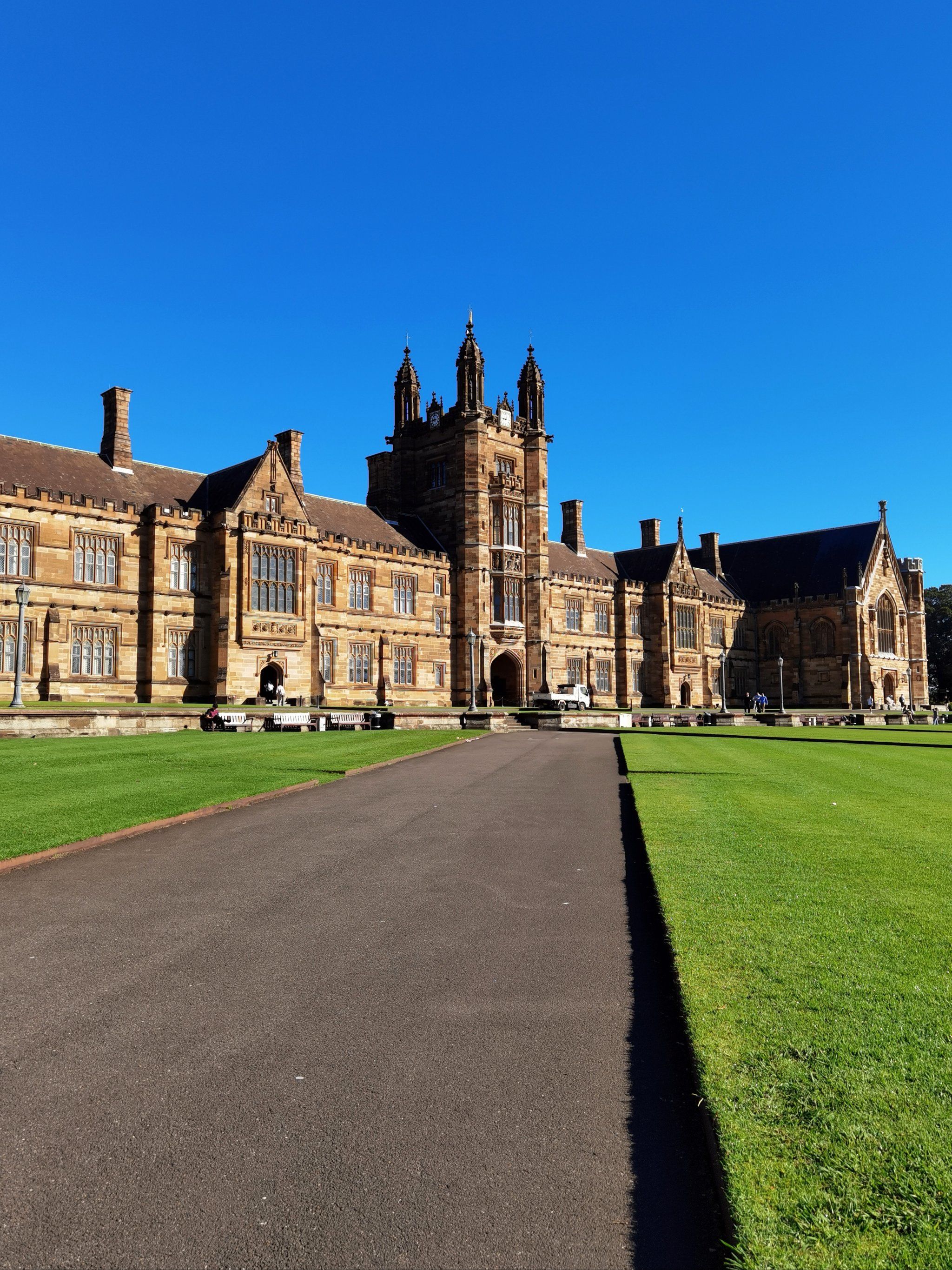 这学校长得很哈利波特