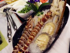 -鲜入围煮花胶鸡海鲜火锅