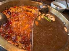 -小天鹅火锅·一线江景洪鼎旗舰店(洪崖洞店)