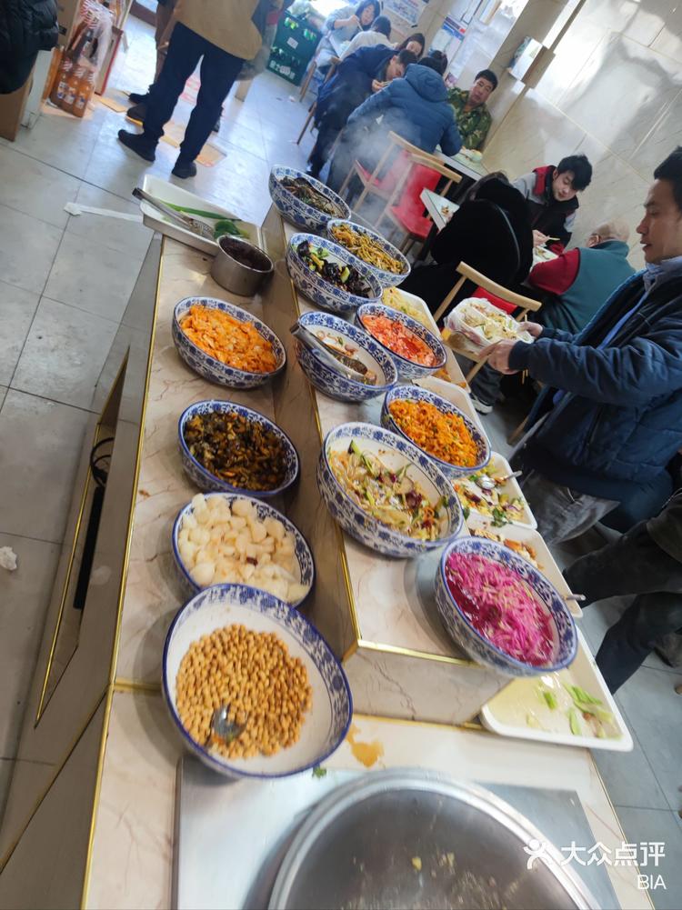 逛吃长春之金宇快餐自助盒饭
