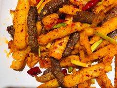 香辣藕条炒牛干巴-云海肴·汽锅鸡·云南菜(美罗城店)