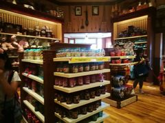 -小镇影院迪士尼小熊Duffy与他的朋友合影地