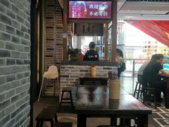 -黑白电视长沙小吃(美林M·LIVE天地东座店)