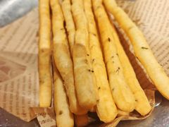 -宽板凳老灶火锅(台湾街店)