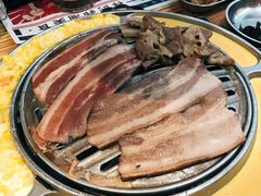 -青瓦炭韩潮烤肉(花园道店)