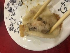 海三鲜贴-大眼锅贴水饺(河东店)