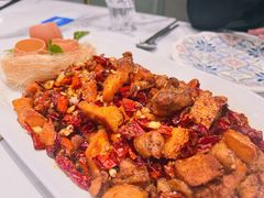 辣子鸡配馕丁芒果蛋黄-丝路有约·西域美食