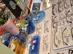 -天空之镜眼镜店蔡司依视路配镜授权零售店(望京颐堤港店)