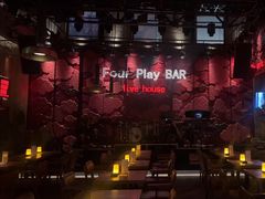 -FOUR PLAY BAR