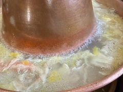 -果松木炭酸菜铜火锅·外婆参鸡汤