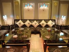 -白玉兰广场停车场