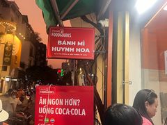 -Bánh Mì Huynh Hoa