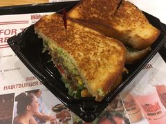 -The Habit Burger Grill 哈比特汉堡(爱琴海店)