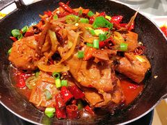 干锅鸭头-瓦国小镇·果木烤鸭·融合菜(西口店)