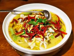 金汤酸菜海鲈鱼-肴约·花园式餐厅(湖里店)