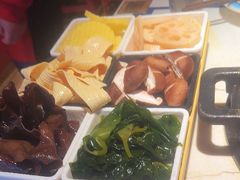 -爱你您·自家鱼塘·活水喷泉鱼火锅(八里店)