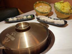 -喃喃椰·糟粕醋·椰子鸡火锅(七堡花园店)