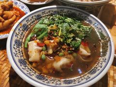 -爆炸头阿姨小四川正宗川味小吃(无任何分店)
