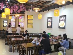 -阿依娘镇店豌杂面(三峡广场店)