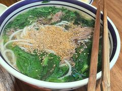 -云阿蛮云南生烫牛肉米线(奉贤路店)