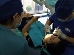 -岳辰齿科(浦东长泰店)