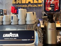 -LAVAZZA拉瓦萨咖啡(中航城君尚购物中心店)