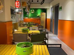 -山野的朋友露营炭火烤肉