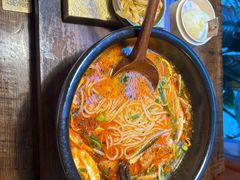 -银米·云南传统过桥米线(双廊黑金冠店)