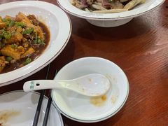 -湖南人家湘菜馆(镇江路店)