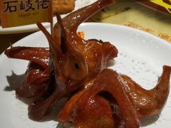 招牌烤乳鸽-石岐佬中山菜馆(张溪店)