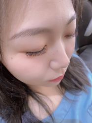 -花岐款式专研健康美甲沙龙