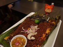 -东海岸人工湖美食村