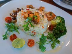 -Chom Cafe and Restaurant