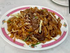 干炒牛河-东鑫记港式茶餐厅(南京东路店)