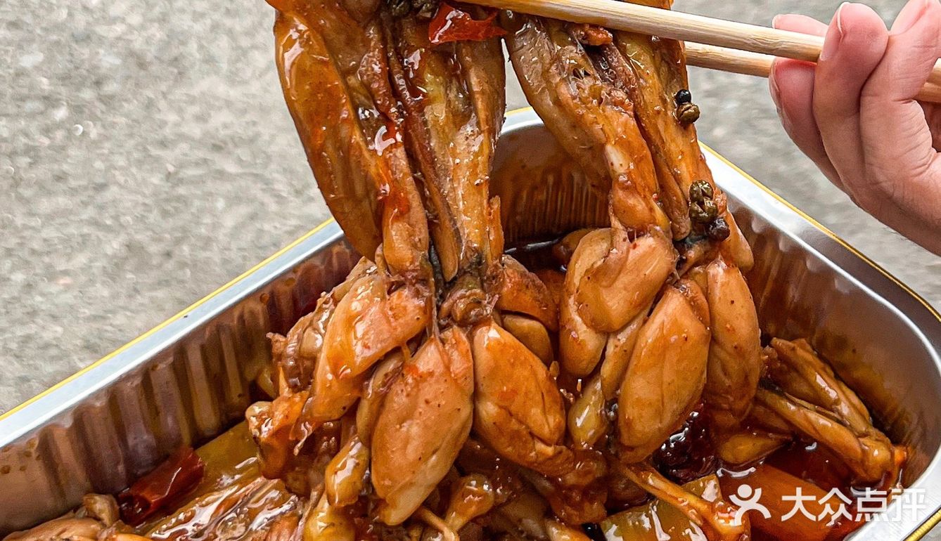 羡慕市区人！天天可以吃到这家辣卤牛蛙🌶️