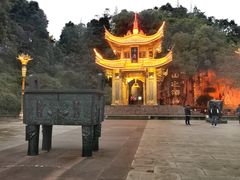 -峨眉山报国寺