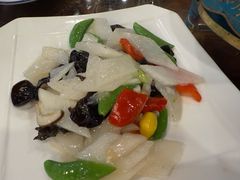 五彩山药炒松茸-烤肉季饭庄