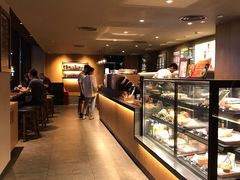 面包甜点陈列柜-星巴克(古象大酒店店)