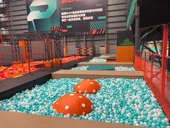 -极限PLAY运动娱乐新世界·团建派对潮玩休闲馆·室内蹦极高空游乐园